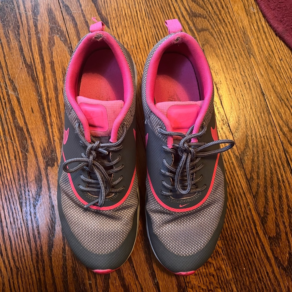 Nike size 9.5 women’s